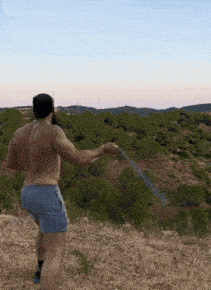 Gif animé de fronde lancé loin